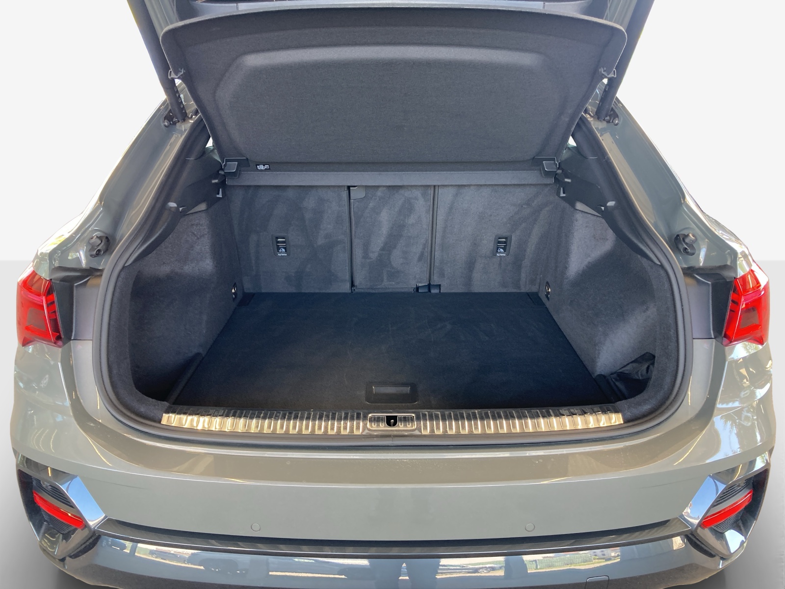 AUDI Q3 Sportback 35 TFSI Attraction S-tronic-image-12