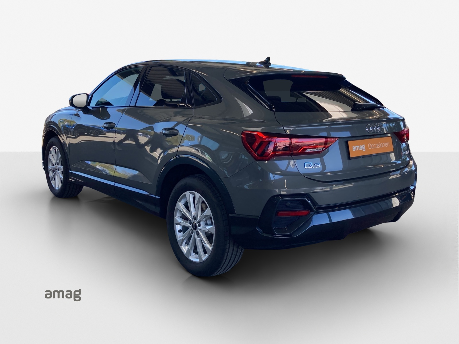 AUDI Q3 Sportback 35 TFSI Attraction S-tronic-image-2