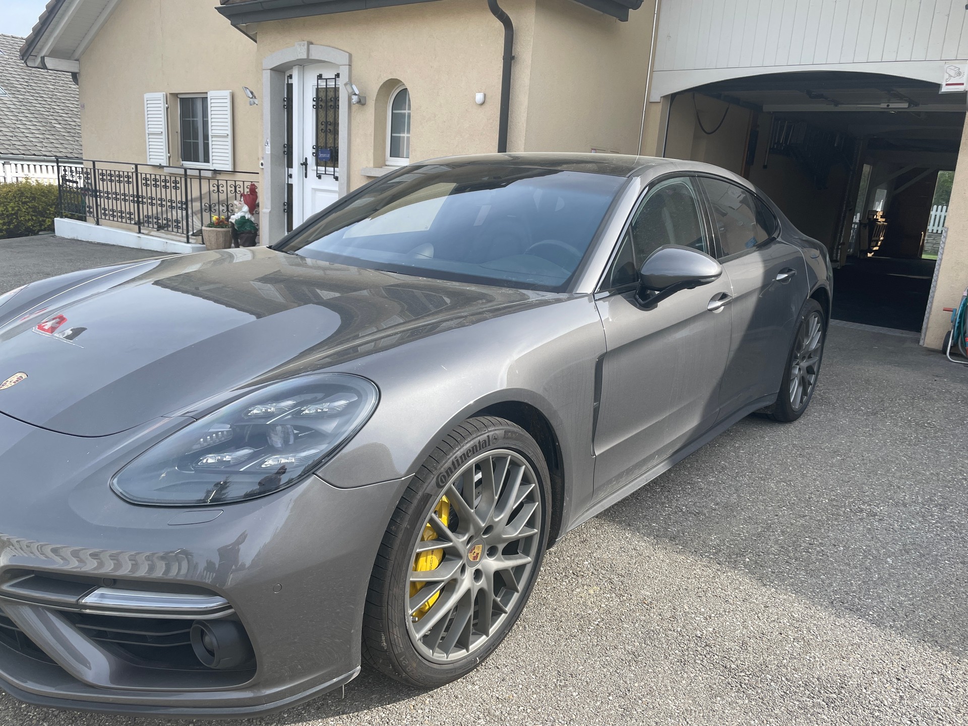 PORSCHE Panamera Turbo S E-Hybrid PDK-image-2