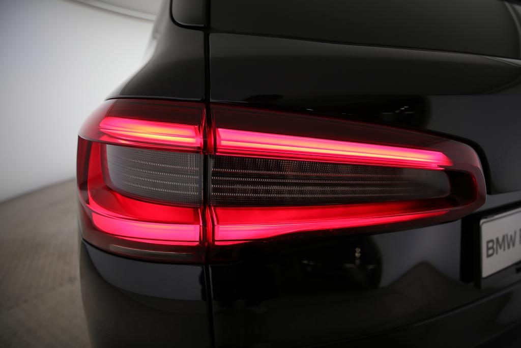 BMW X5 M50i xDrive-image-17