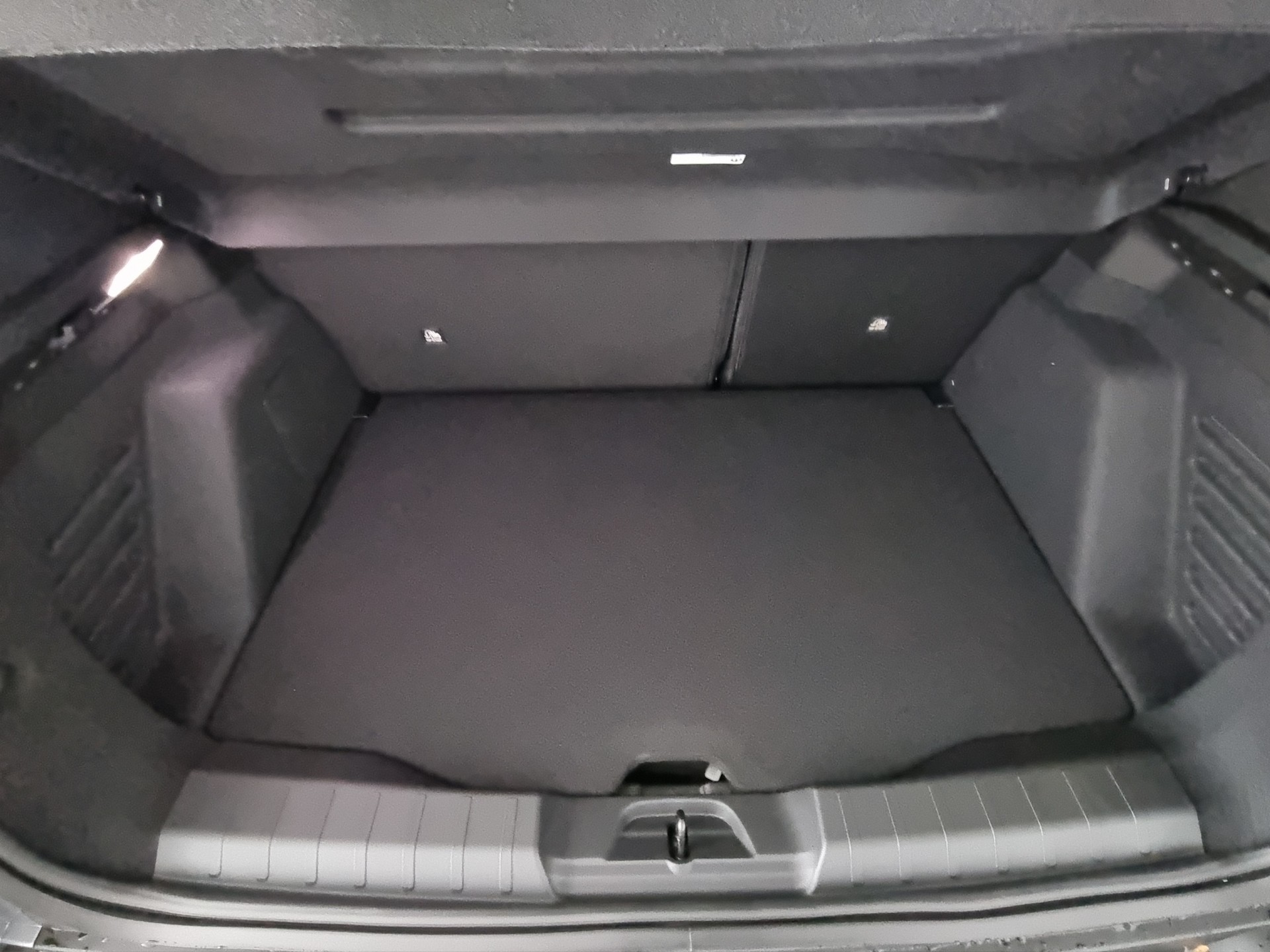 JEEP Avenger 1.2 MHEV Upland 4xe-image-15