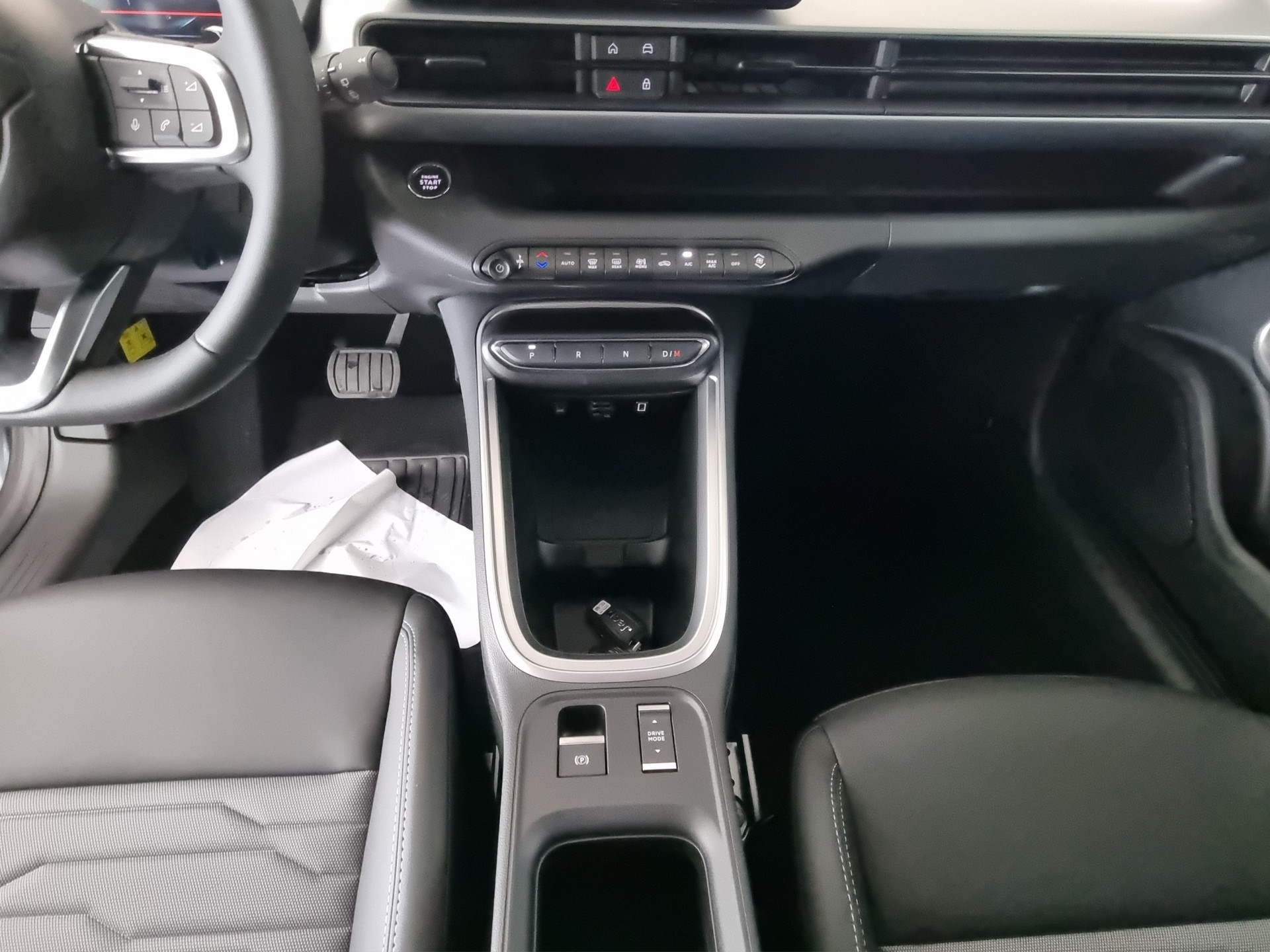 JEEP Avenger 1.2 MHEV Upland 4xe-image-9