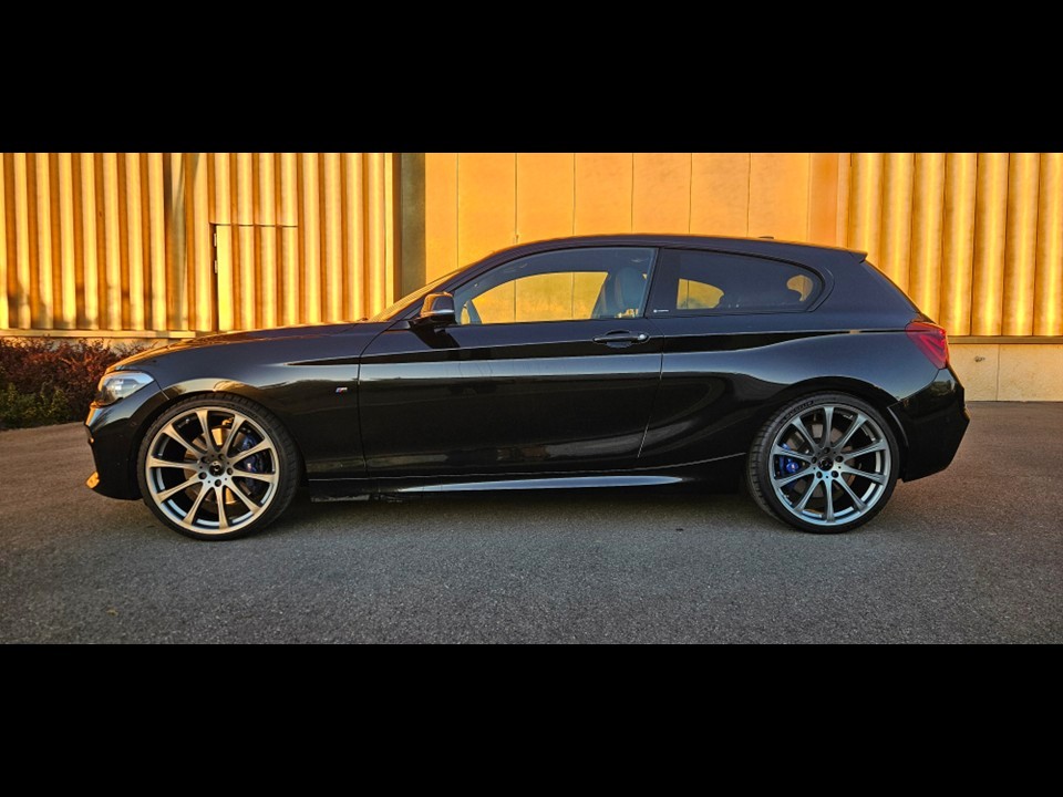 BMW M140i xDrive Steptronic-image-3