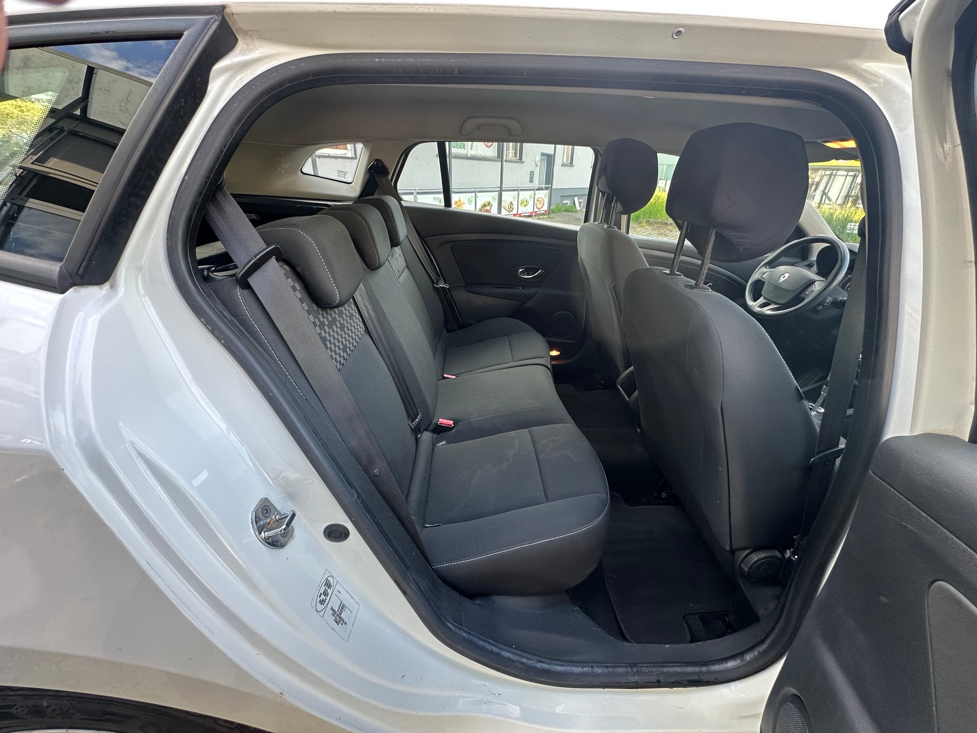 RENAULT Mégane Grandtour 1.5 dCi Dynamique EDC-image-7