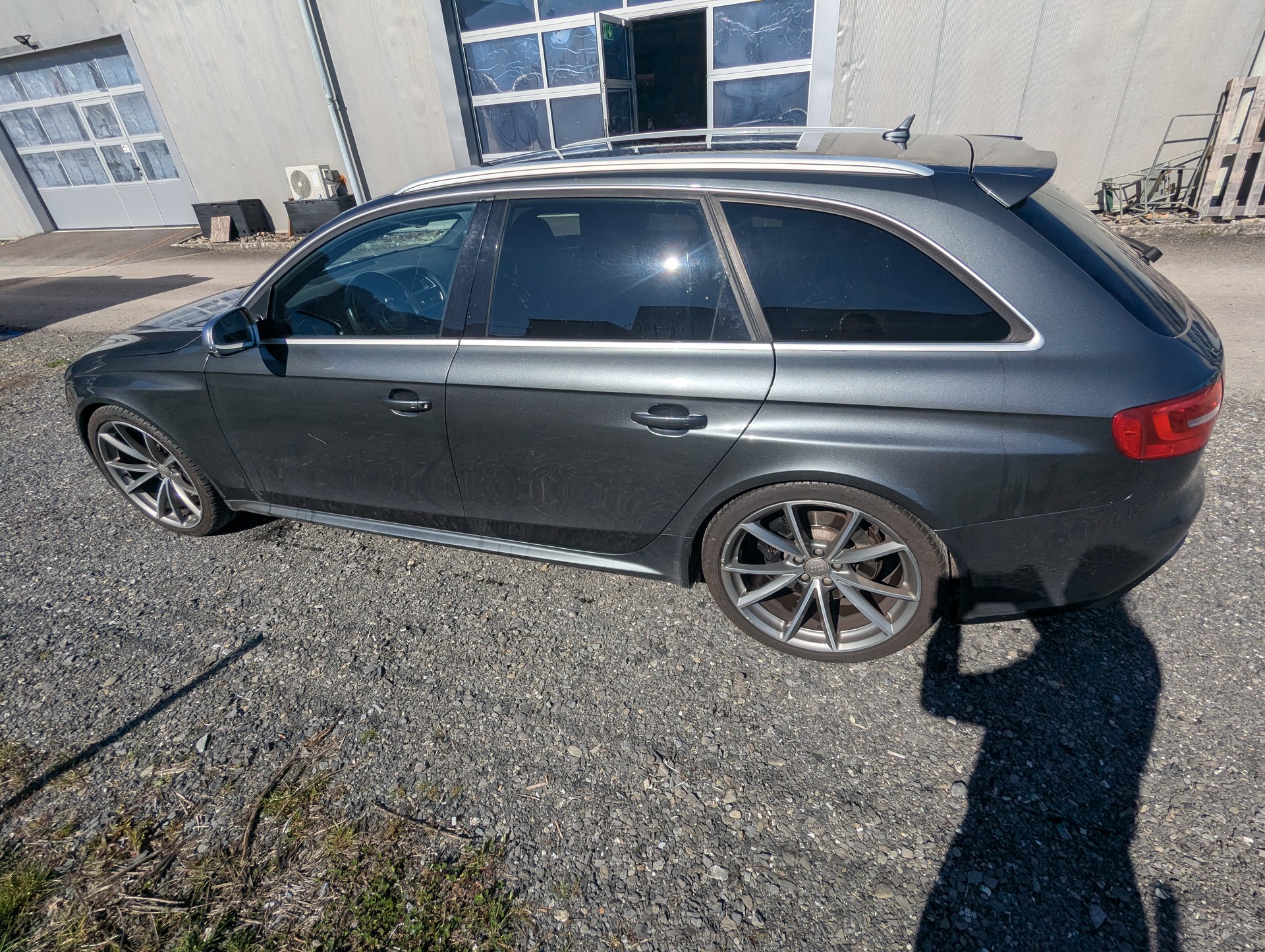 AUDI 4.2 V8 FSI quattro S-Tronic-image-1