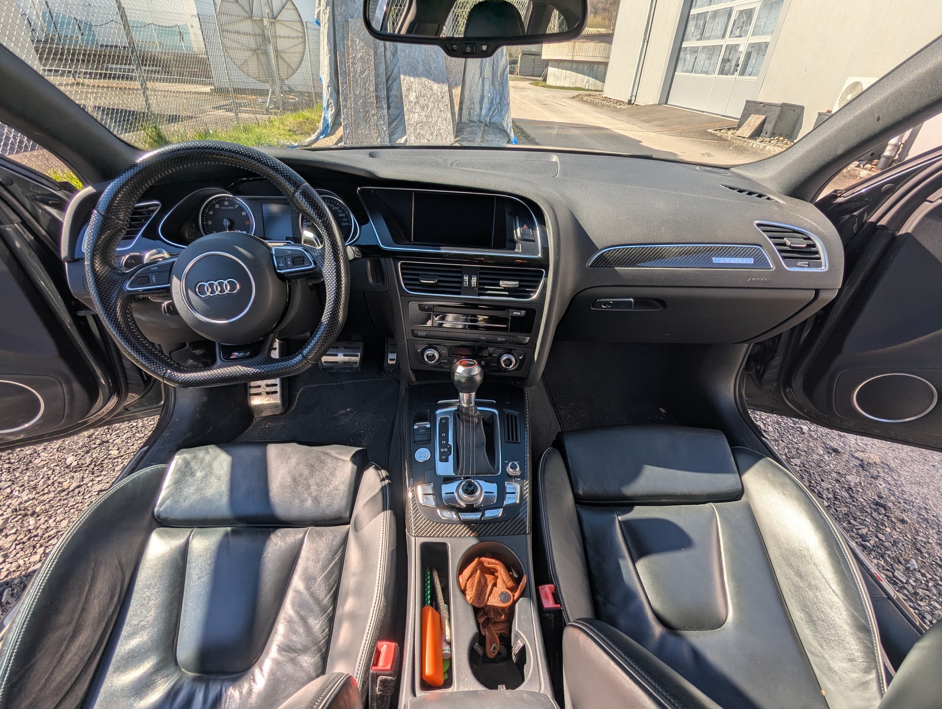 AUDI 4.2 V8 FSI quattro S-Tronic-image-3