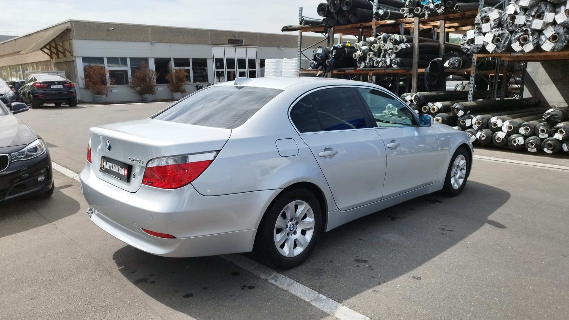 BMW 525i-image-7