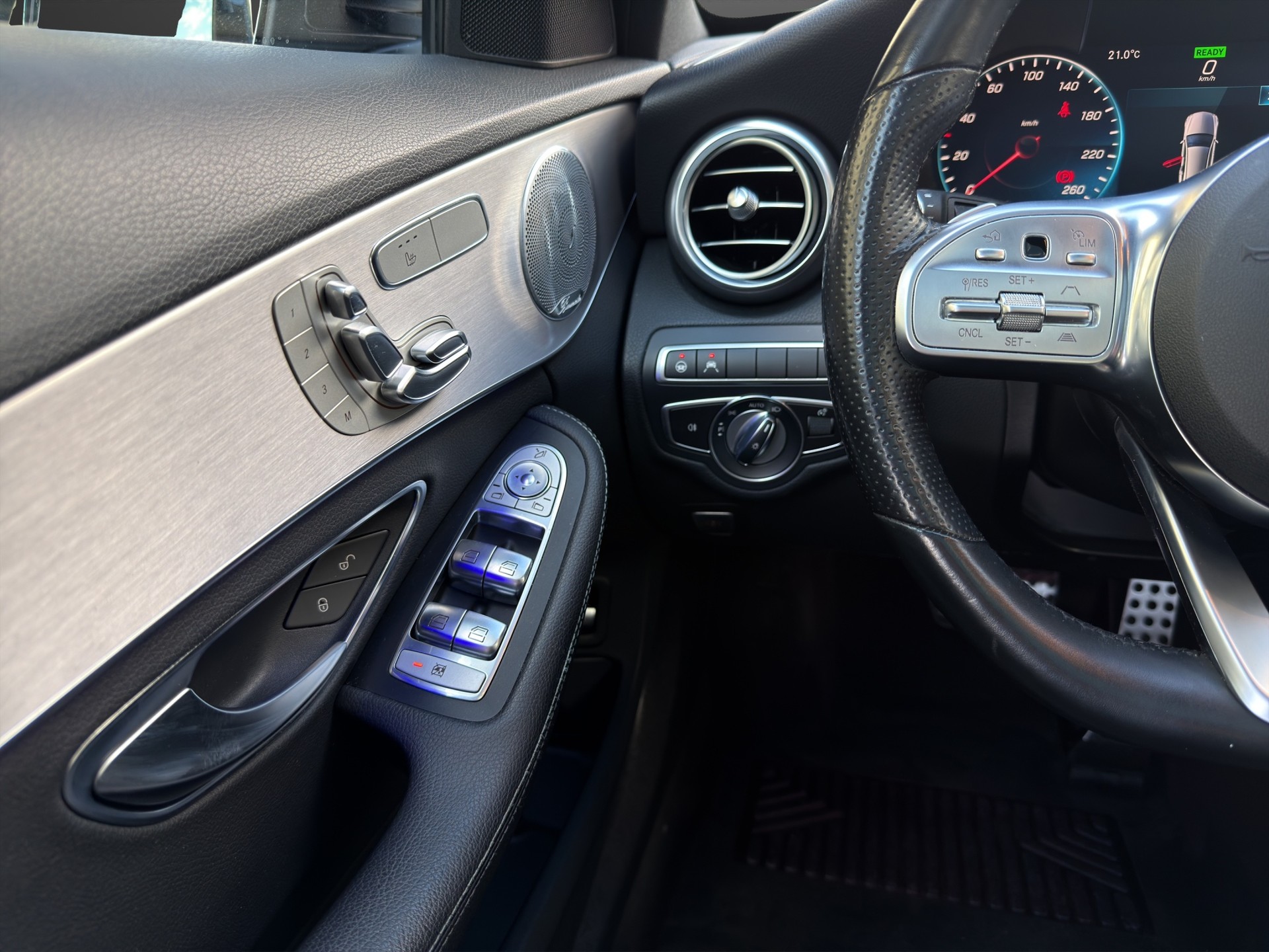 MERCEDES-BENZ C 200 Swiss Star AMG Line 4M 9G-Tronic-image-15