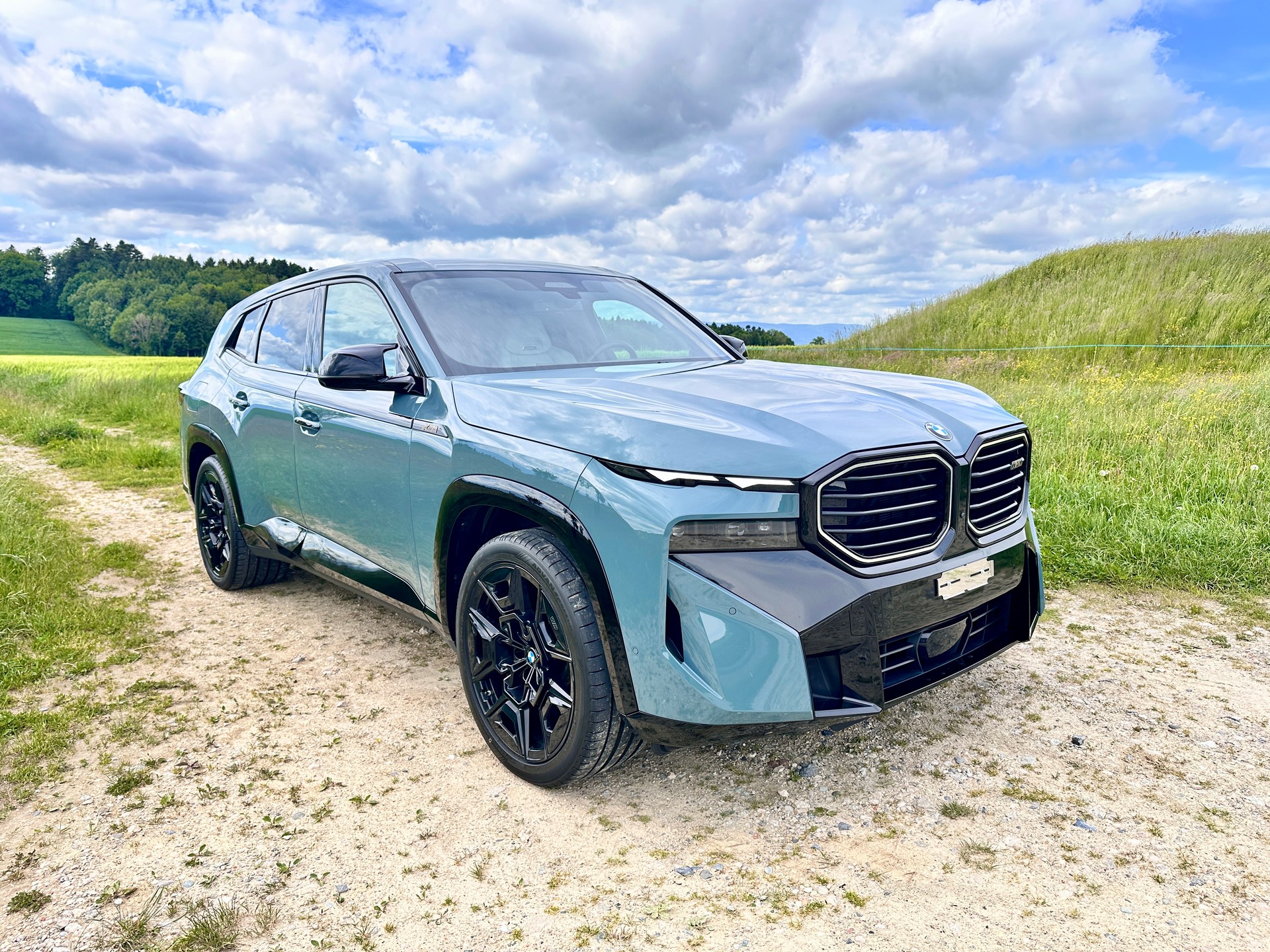 BMW XM xDrive PHEV Steptronic-image-1