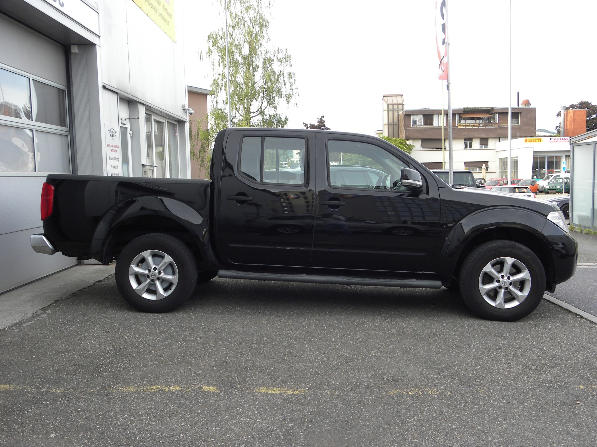 NISSAN Navara Double Cab LE 2.5 dCi 4WD LB Automat-image-3
