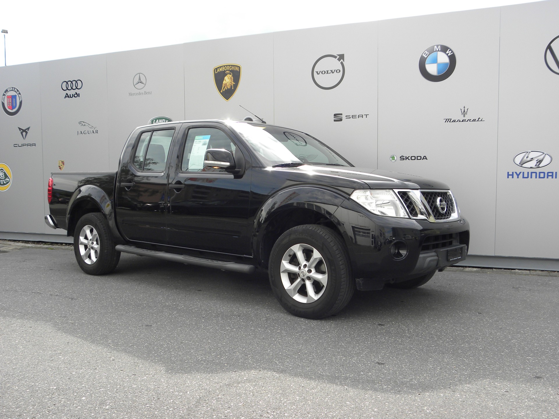 NISSAN Navara Double Cab LE 2.5 dCi 4WD LB Automat-image-2