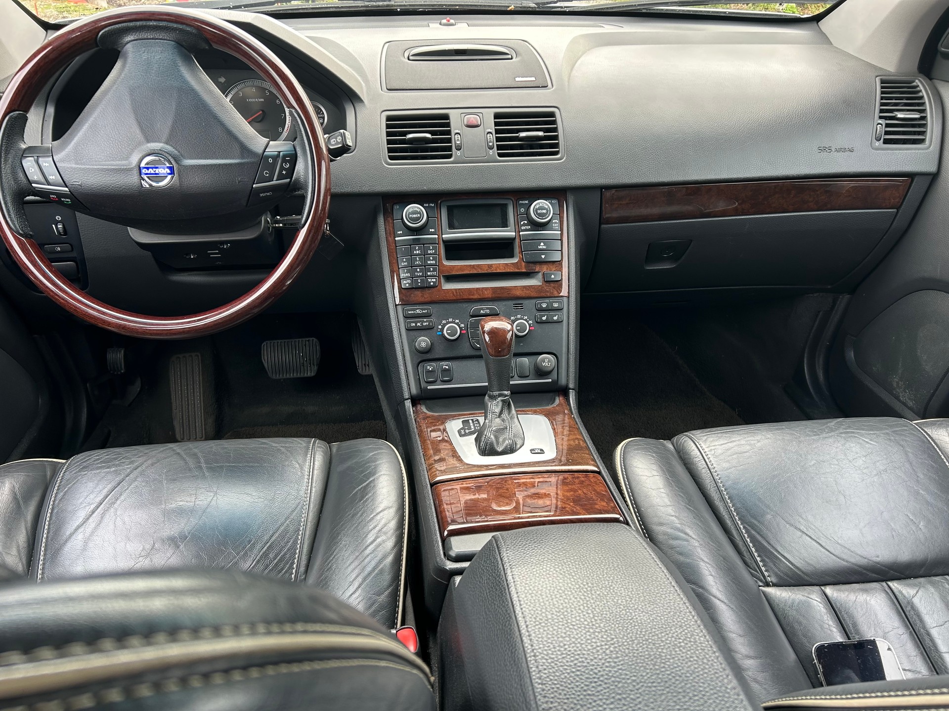 VOLVO XC90 V8 AWD Executive Geartronic-image-10