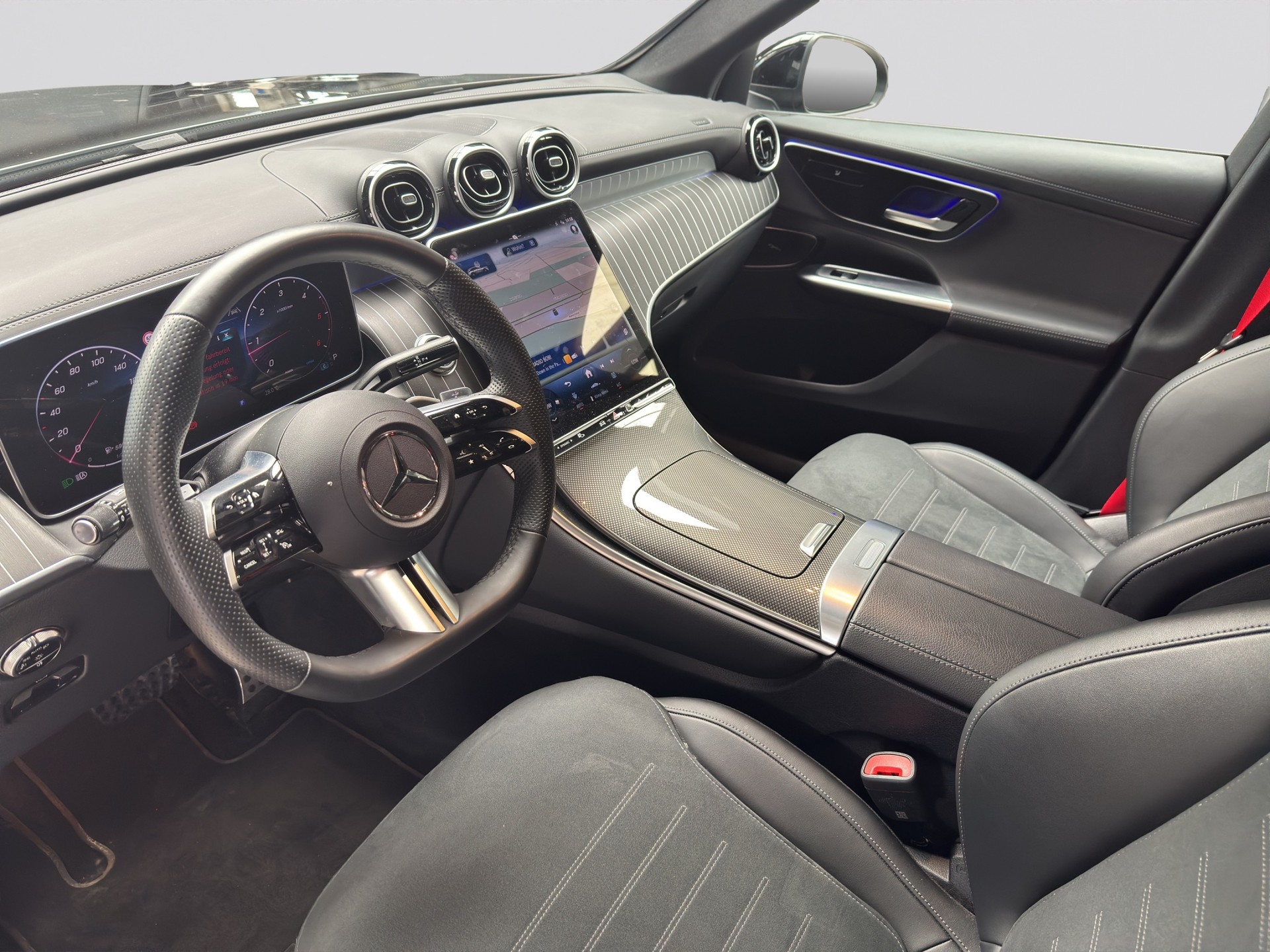 MERCEDES-BENZ GLC 220 d 4Matic AMG Night 9G-Tronic-image-6