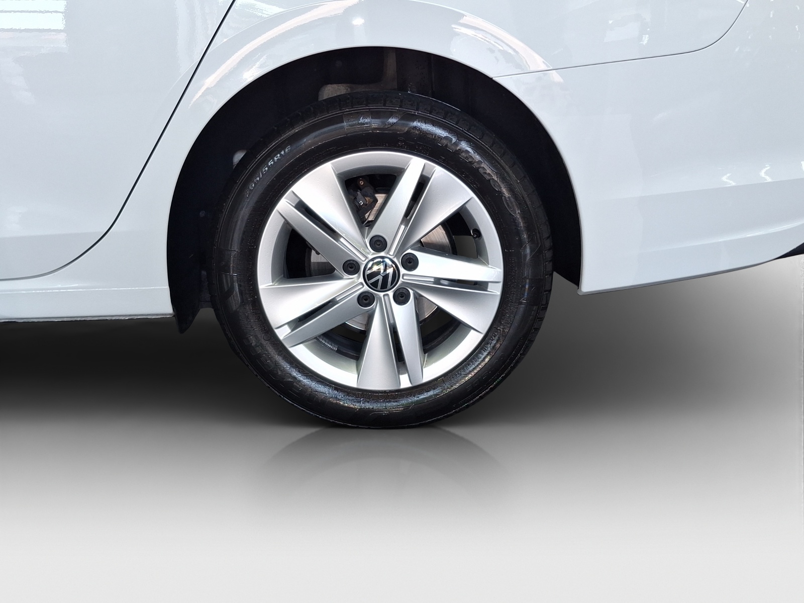 VW Golf Variant 1.0 eTSI mHEV Life DSG-image-13