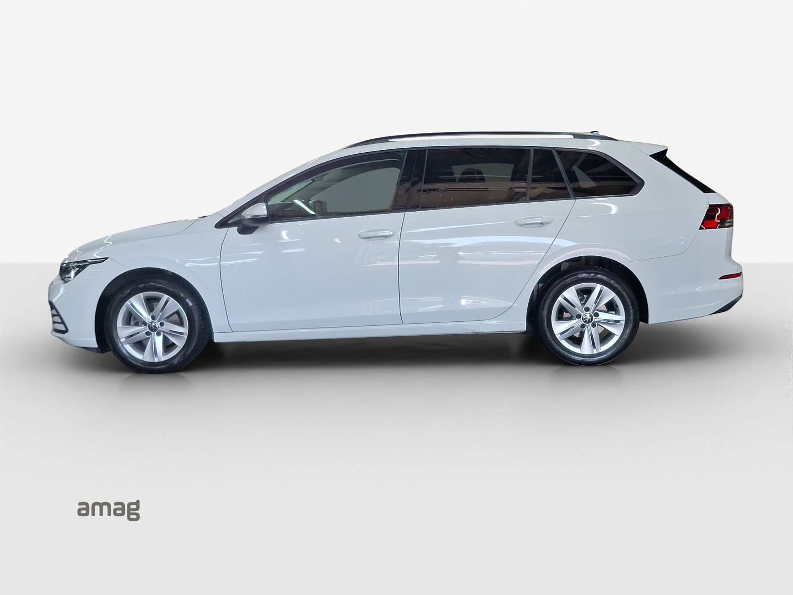 VW Golf Variant 1.0 eTSI mHEV Life DSG-image-1