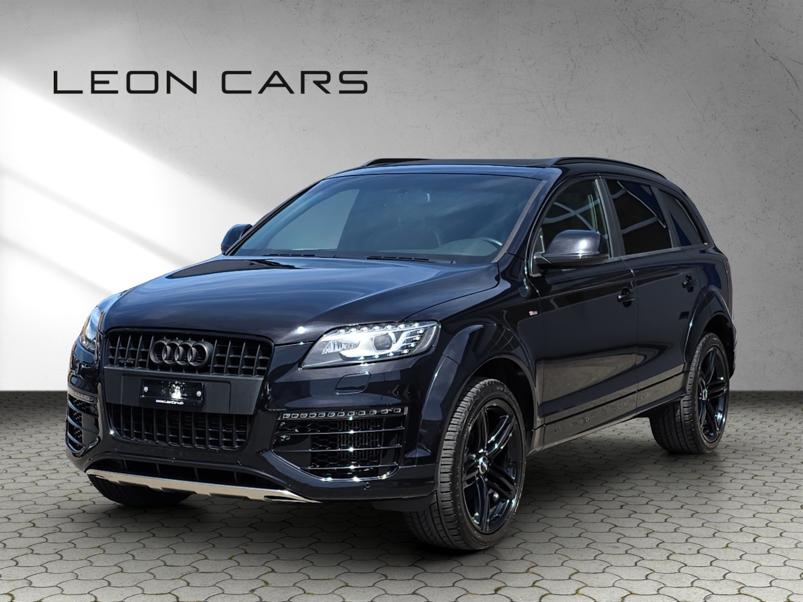 AUDI Q7 3.0 TDI S-Line V12-Optik Quattro TIPTRONIC 7-Sitzer mit AHK