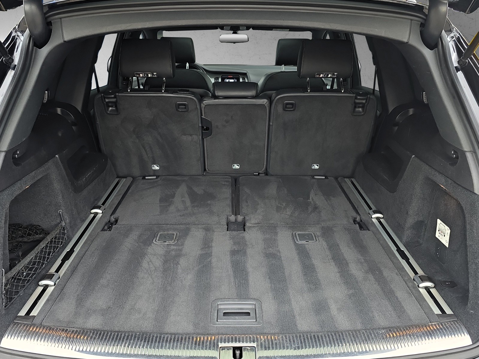 AUDI Q7 3.0 TDI S-Line V12-Optik Quattro TIPTRONIC 7-Sitzer mit AHK-image-17