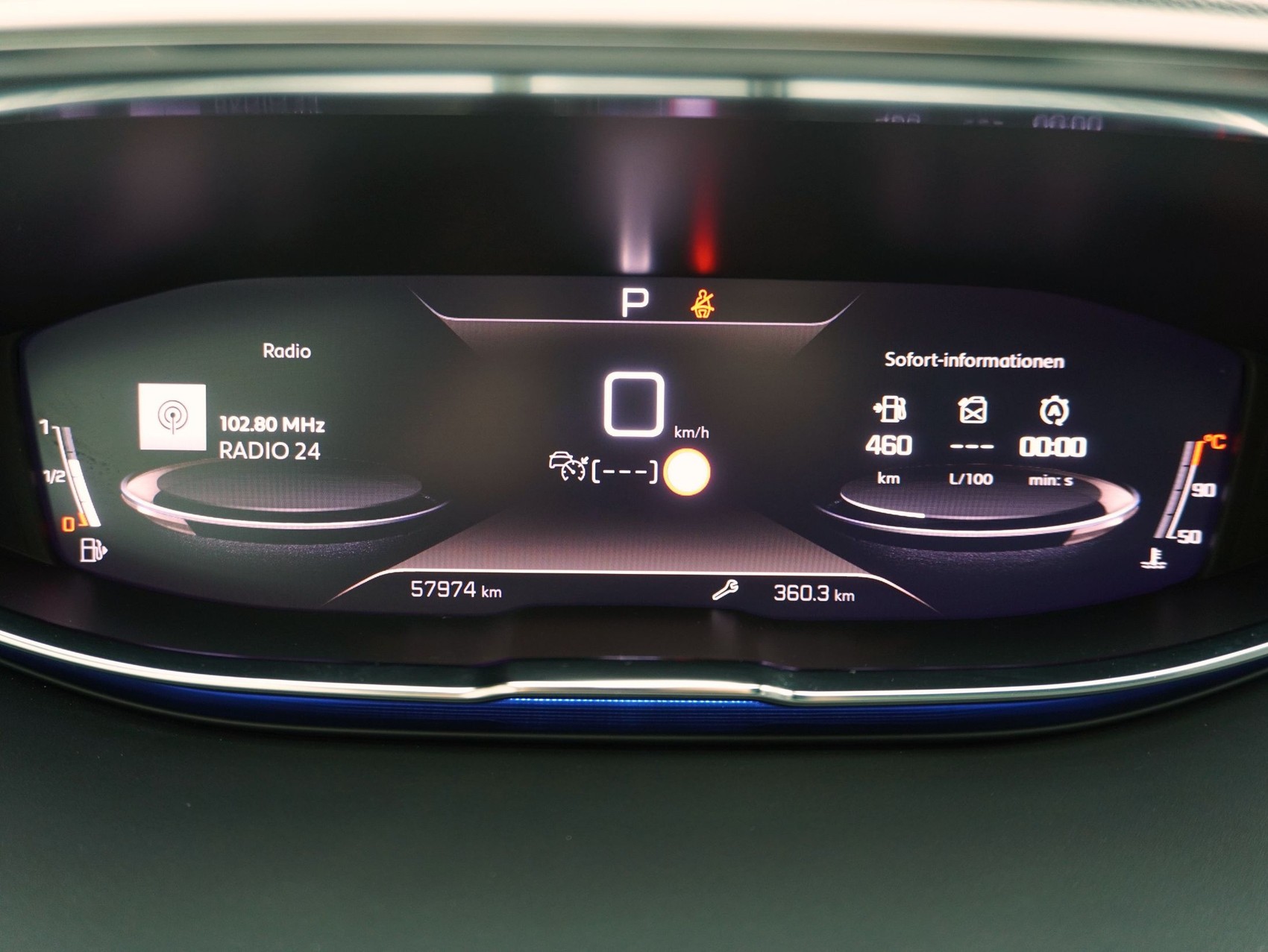 PEUGEOT 5008 2.0 BlueHDi GT Pack-image-18