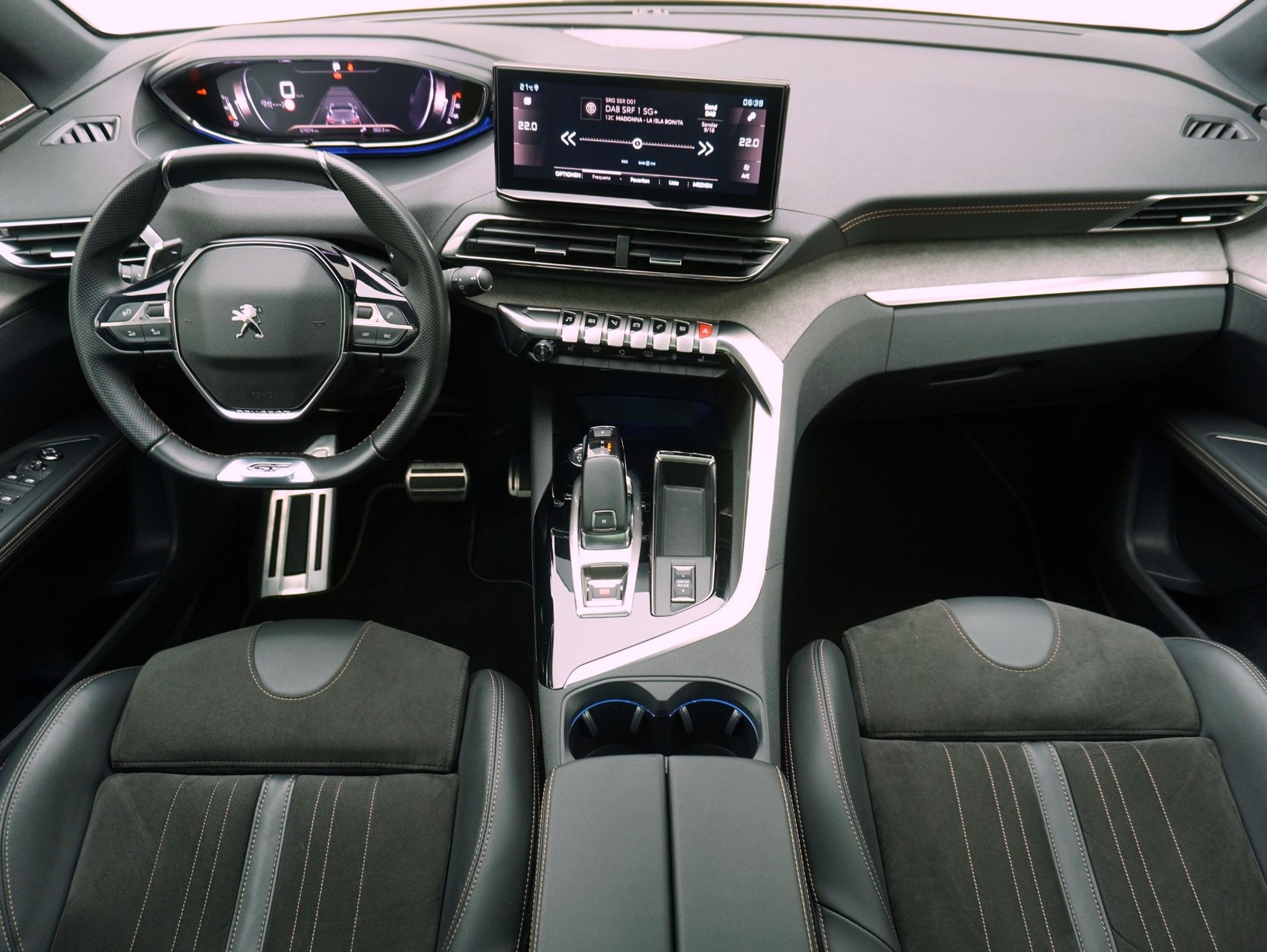 PEUGEOT 5008 2.0 BlueHDi GT Pack-image-15
