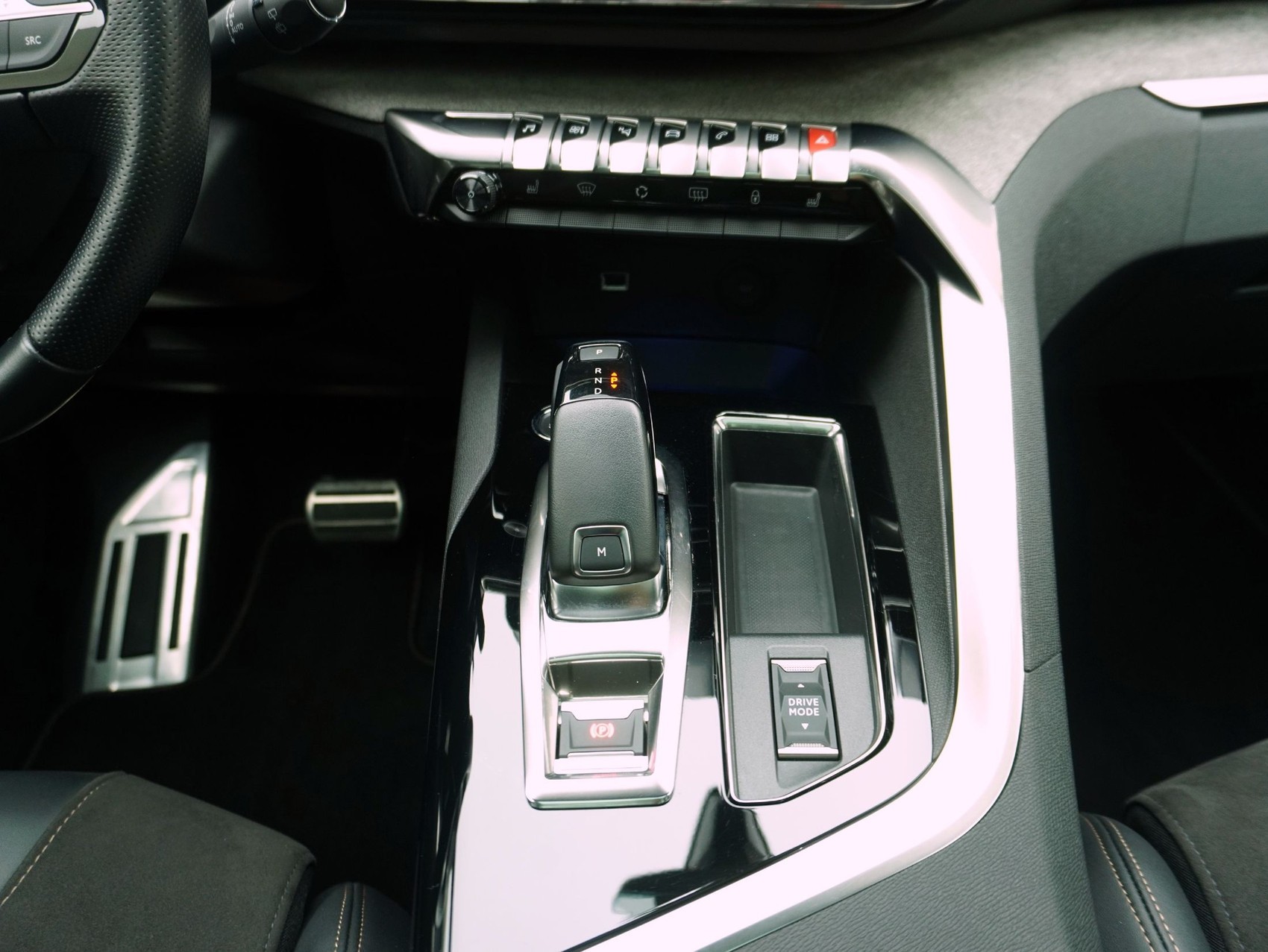 PEUGEOT 5008 2.0 BlueHDi GT Pack-image-16