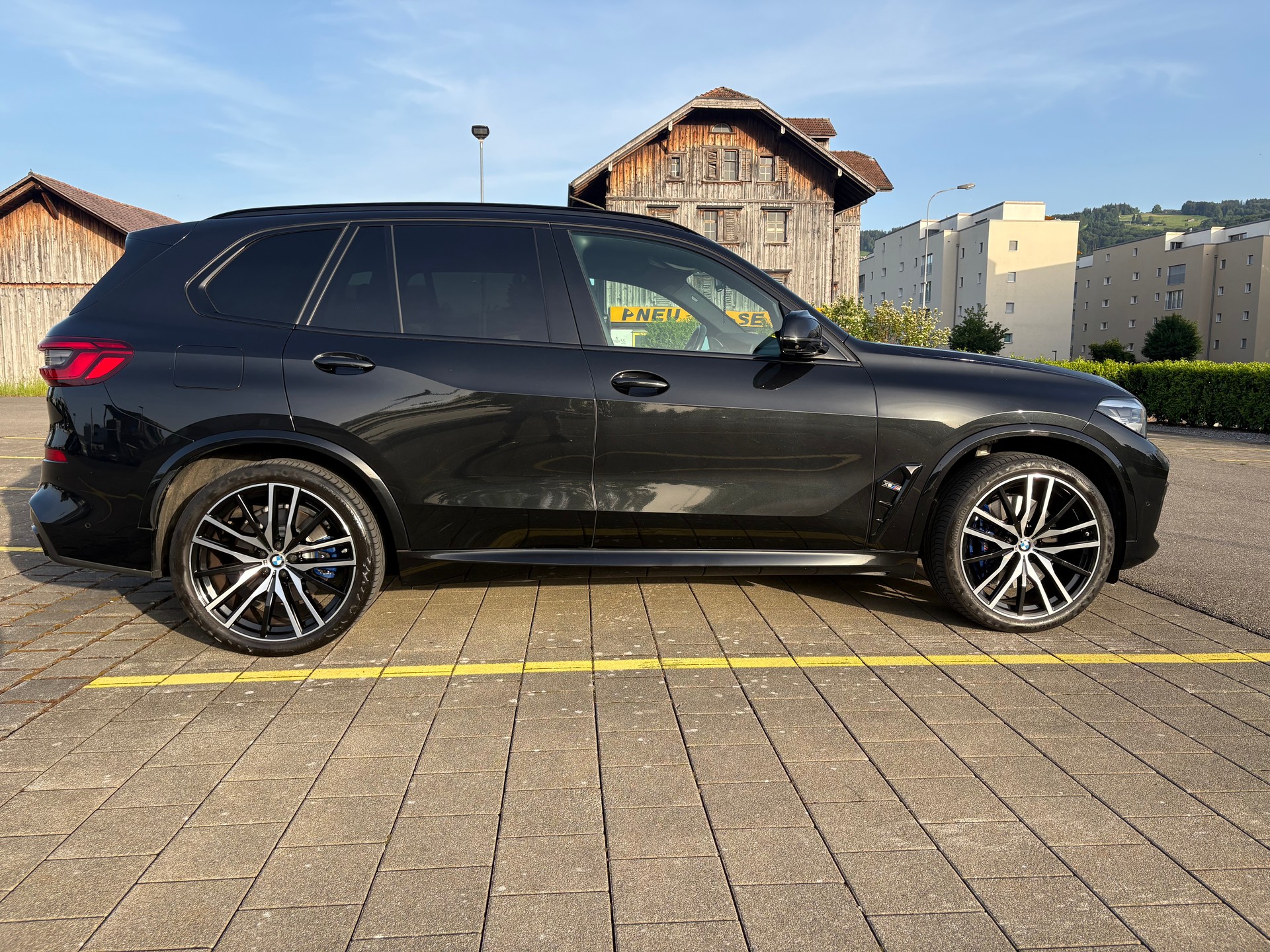 BMW M50d xDrive-image-1