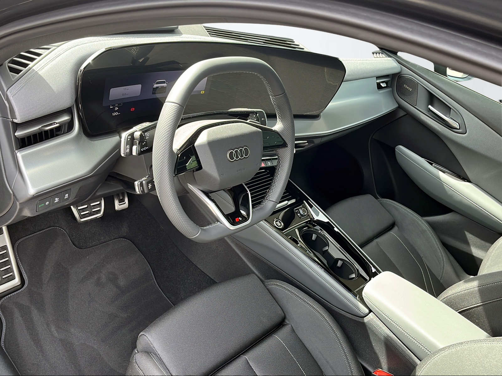 AUDI Q3 SUV TDI quattro 142 kW-image-10