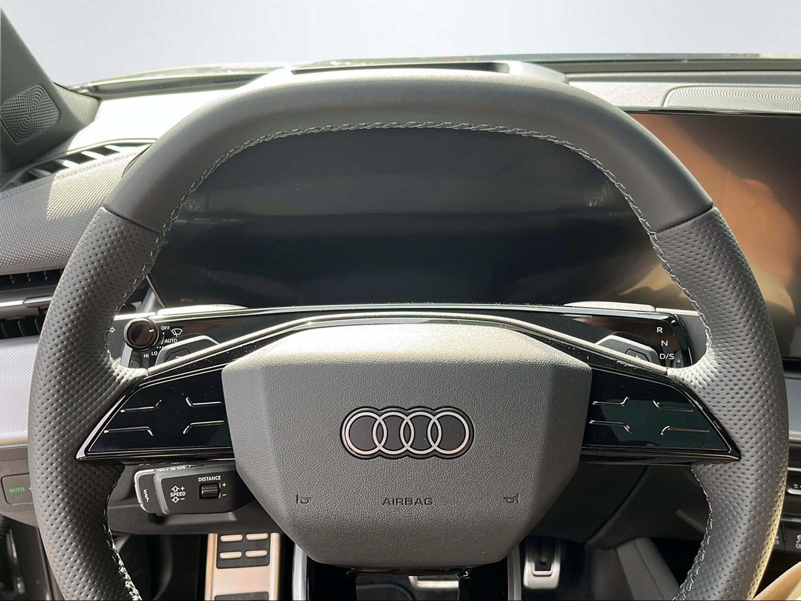 AUDI Q3 SUV TDI quattro 142 kW-image-11
