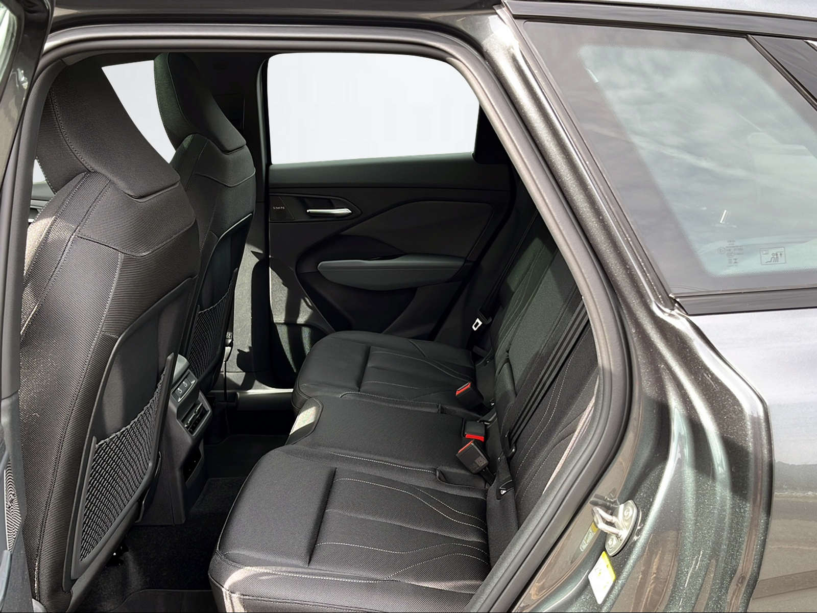 AUDI Q3 SUV TDI quattro 142 kW-image-8