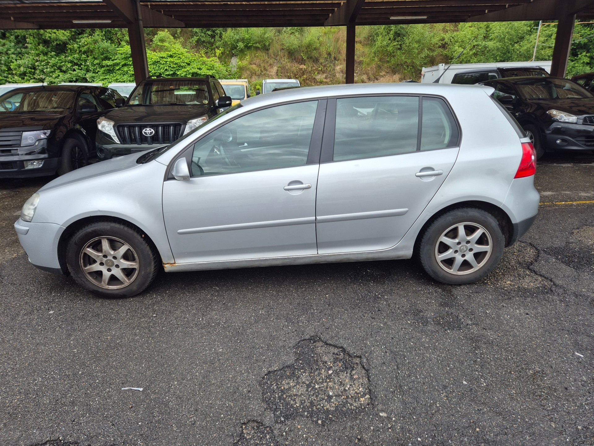 VW Golf 2.0 FSI Comfortline 4Motion-image-2