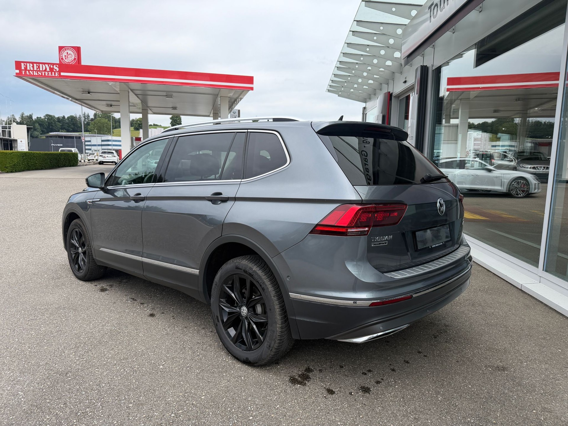 VW Tiguan Allspace 2.0 TDI SCR Highline 4Motion DSG-image-2