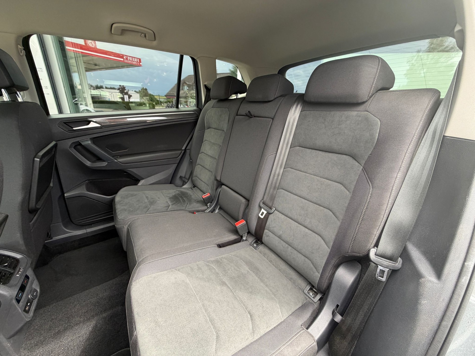VW Tiguan Allspace 2.0 TDI SCR Highline 4Motion DSG-image-22