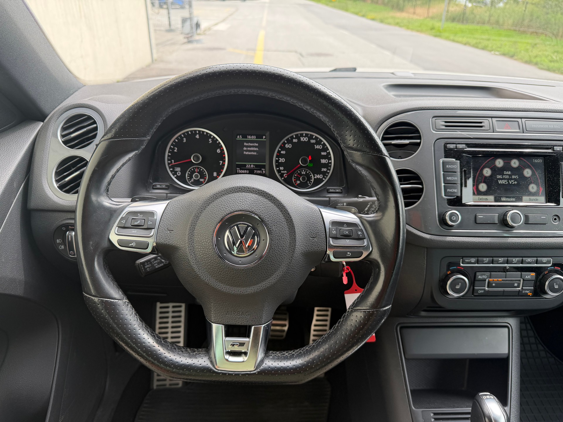 VW Tiguan 2.0 TSI Design 4Motion DSG-image-24