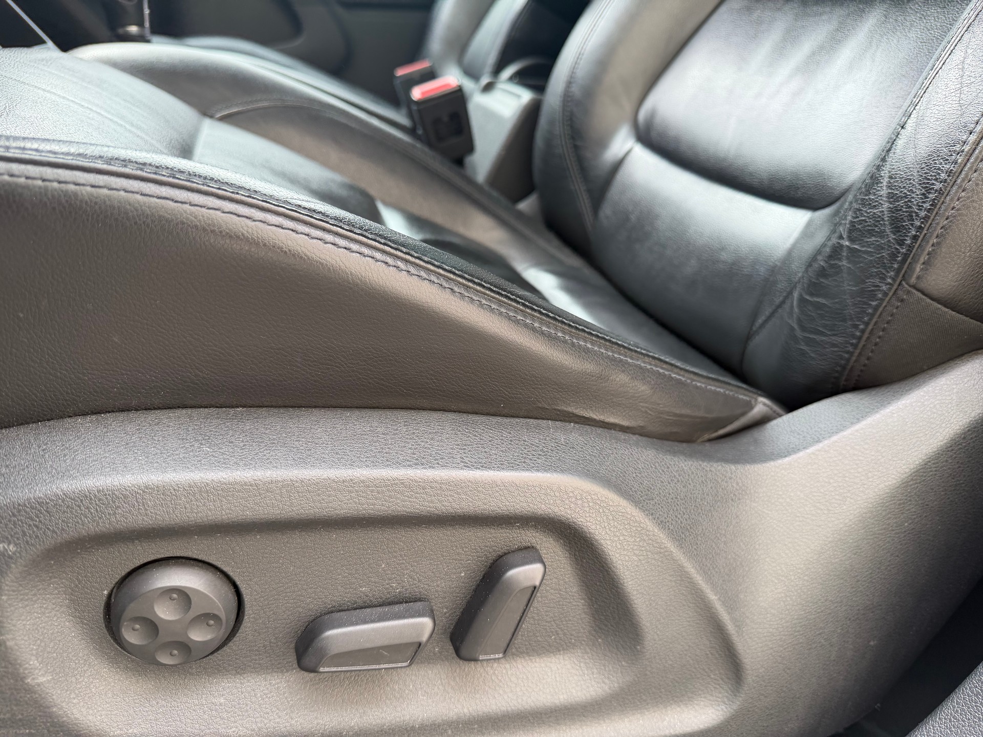 VW Tiguan 2.0 TSI Design 4Motion DSG-image-15