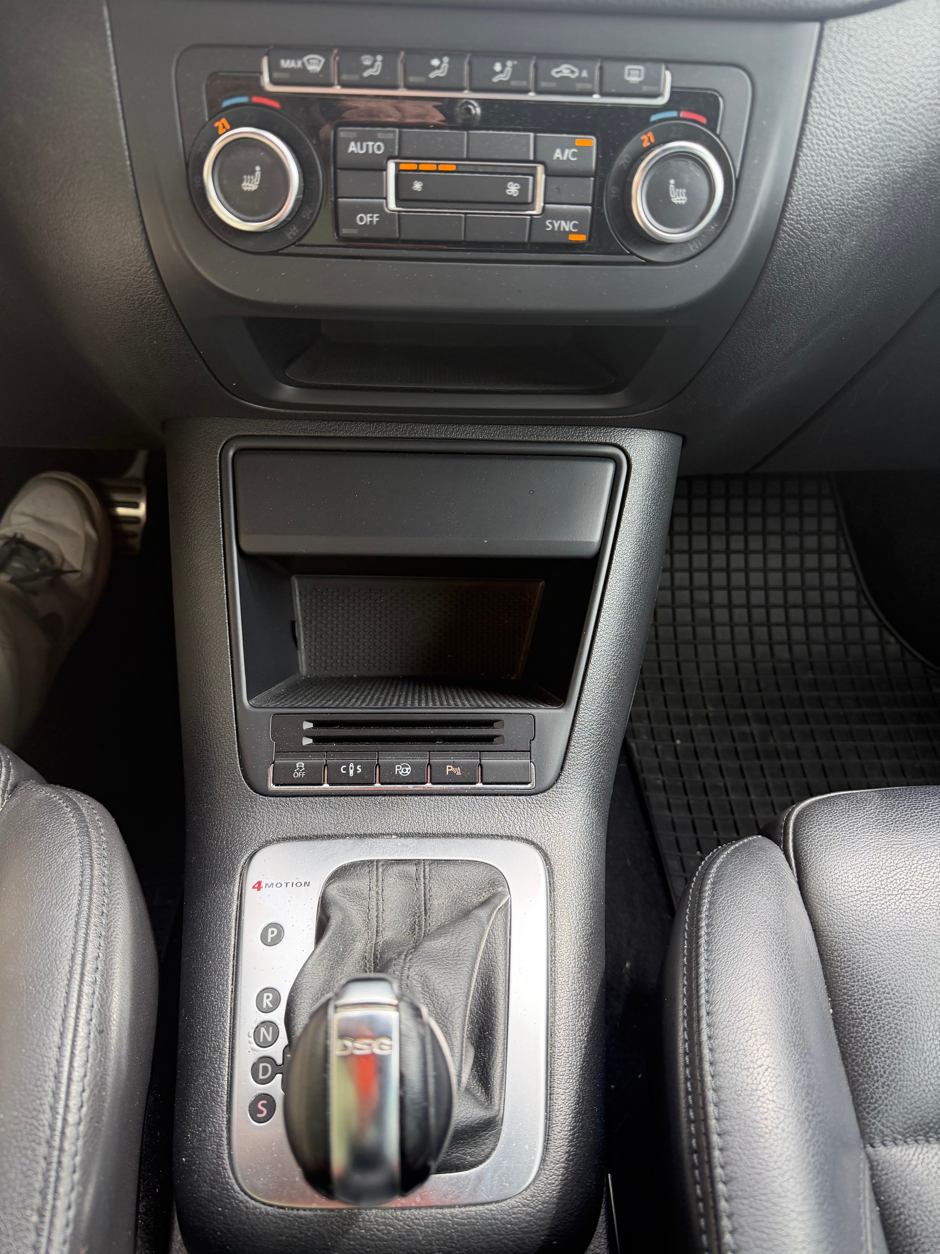 VW Tiguan 2.0 TSI Design 4Motion DSG-image-18