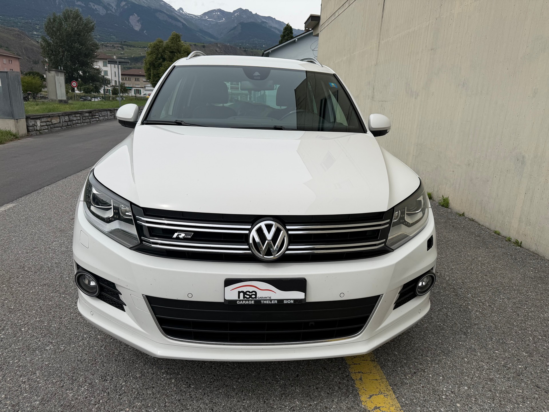 VW Tiguan 2.0 TSI Design 4Motion DSG-image-5
