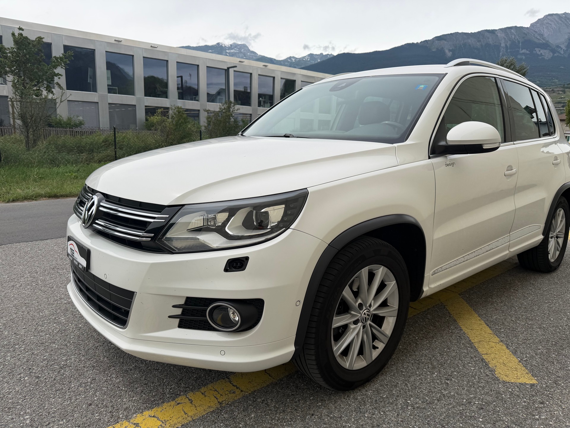 VW Tiguan 2.0 TSI Design 4Motion DSG-image-4