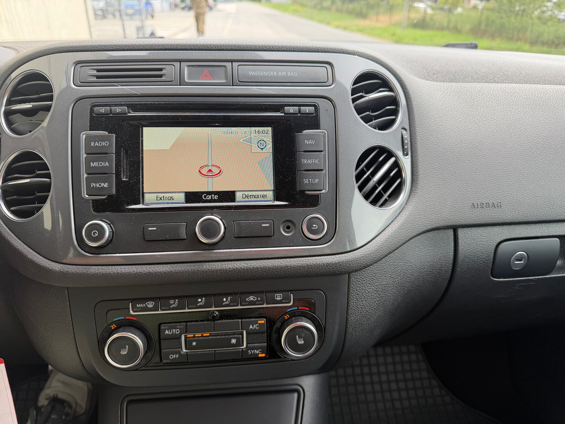 VW Tiguan 2.0 TSI Design 4Motion DSG-image-22