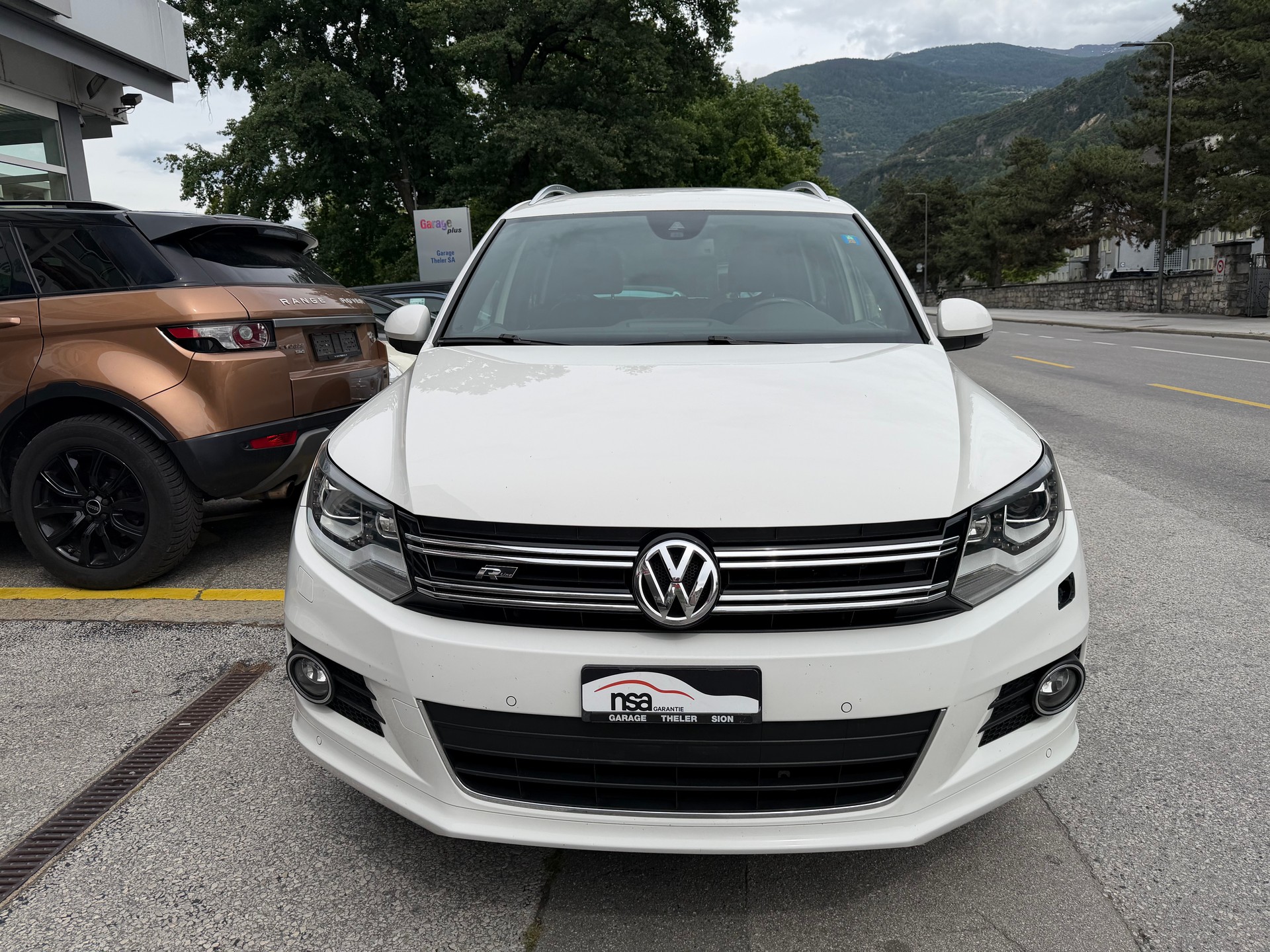 VW Tiguan 2.0 TSI Design 4Motion DSG-image-1