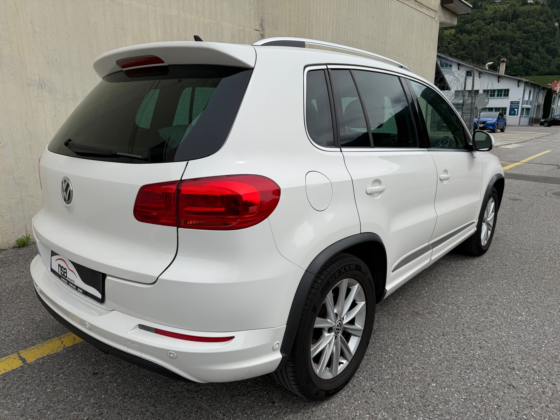 VW Tiguan 2.0 TSI Design 4Motion DSG-image-9