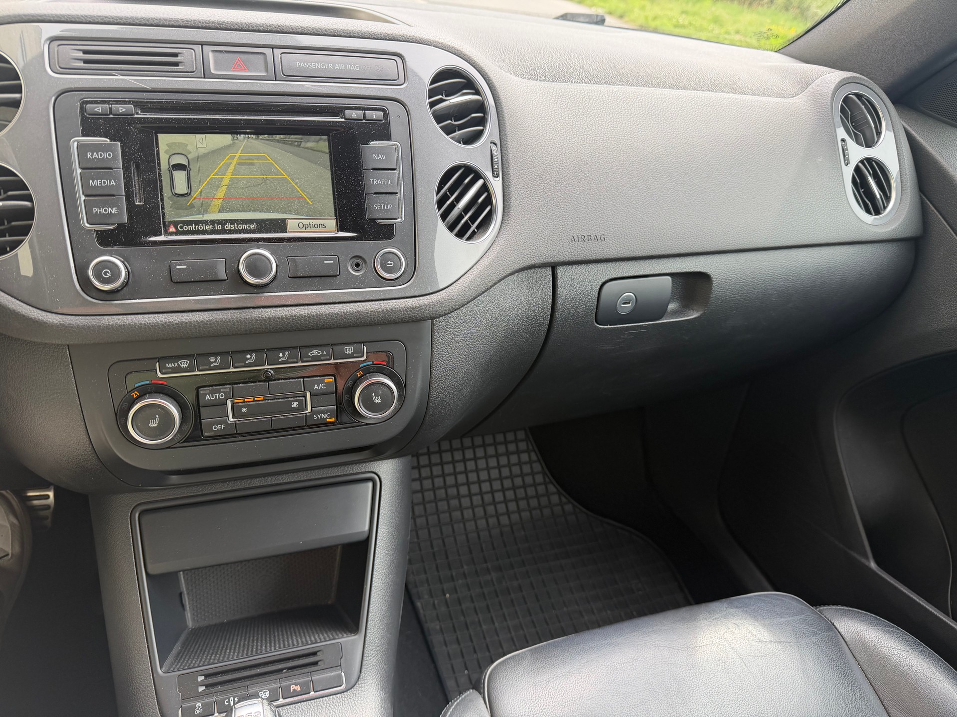 VW Tiguan 2.0 TSI Design 4Motion DSG-image-17
