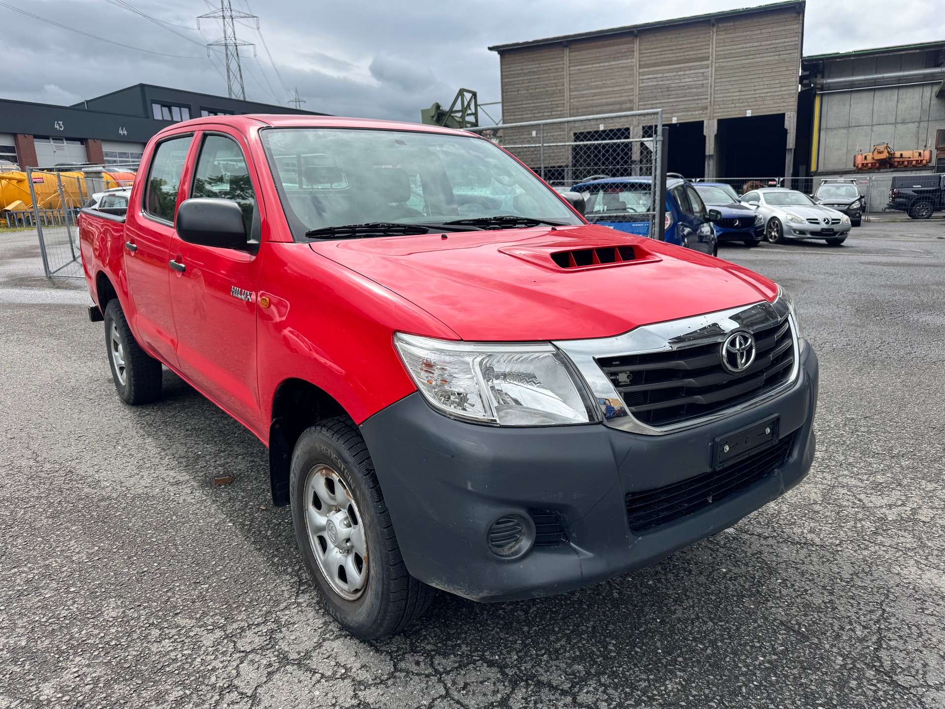 TOYOTA Hilux 2.5D 4WD Double Cab Luna-image-0