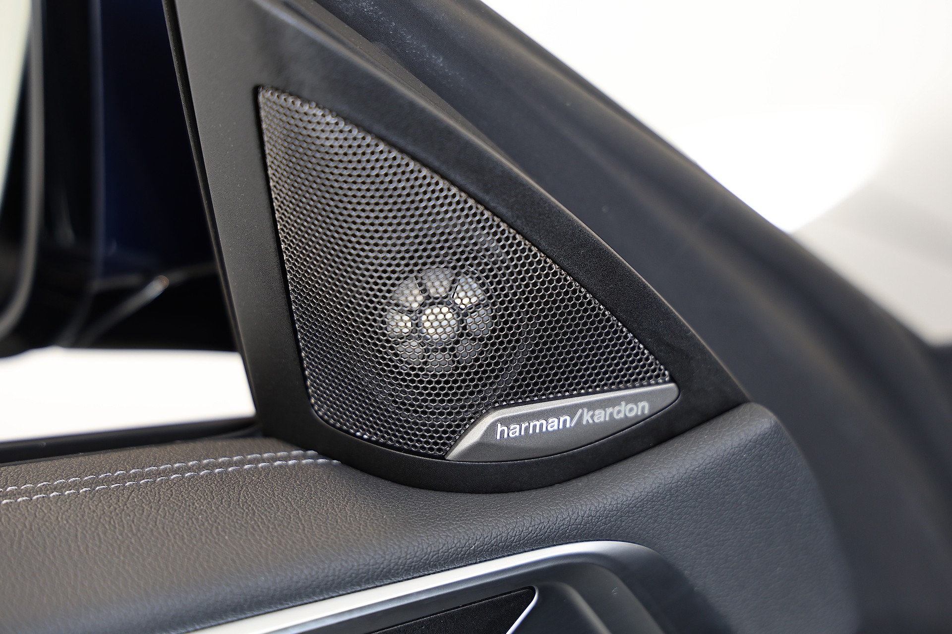 BMW M440i xDrive 48V Cabriolet M Sport PRO *Individual Lackierung* Steptronic-image-16