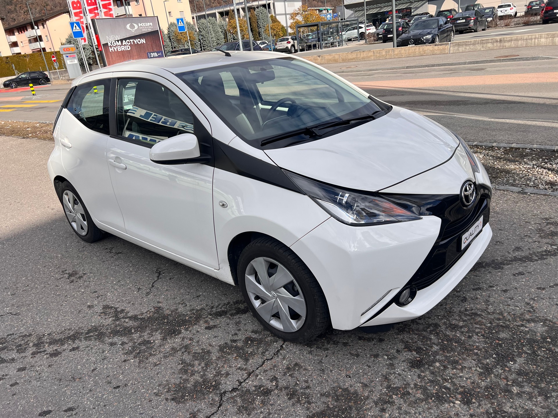 TOYOTA Aygo 1.0 VVT-i x-pure MultiMode-image-1