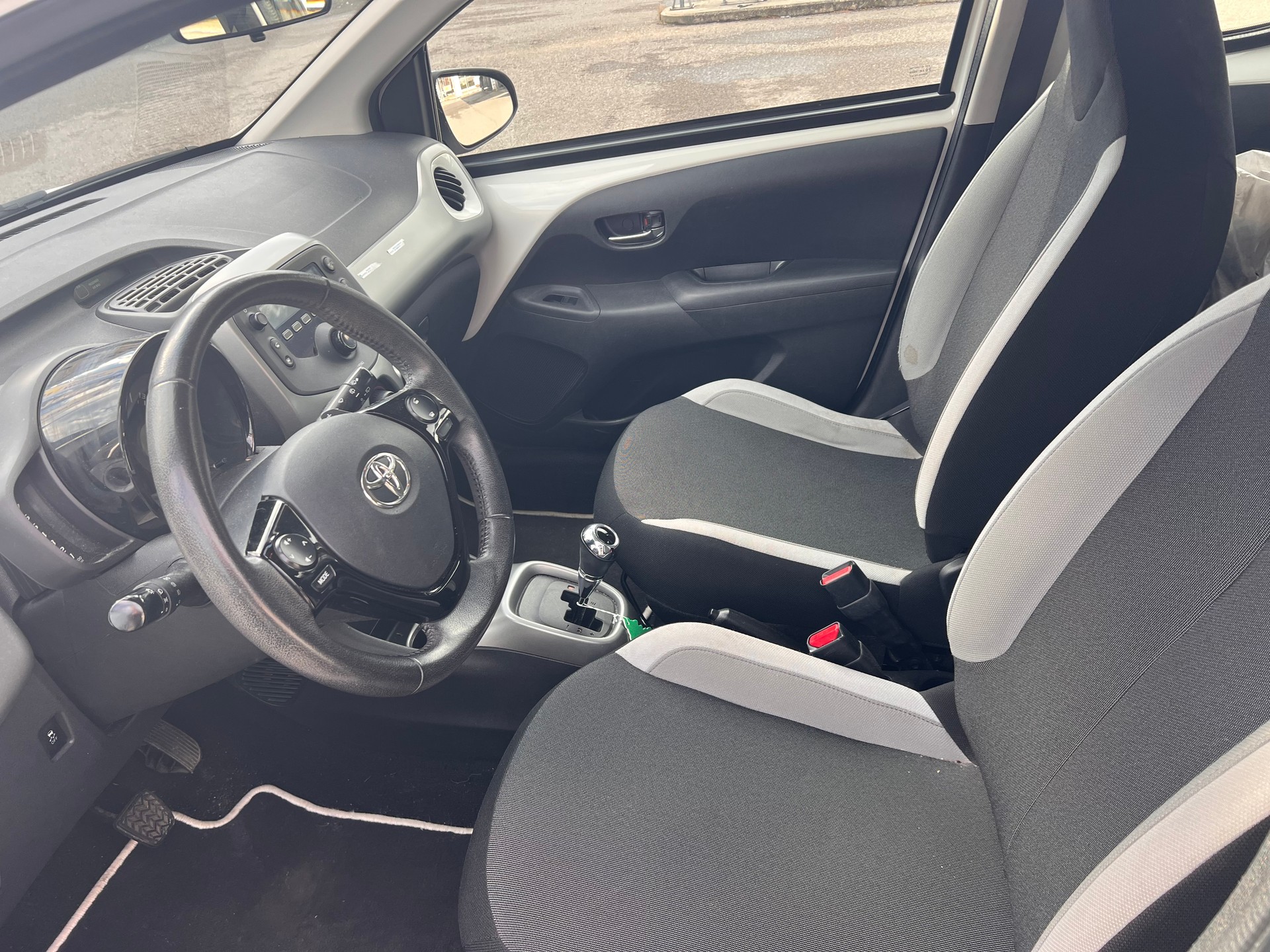 TOYOTA Aygo 1.0 VVT-i x-pure MultiMode-image-8