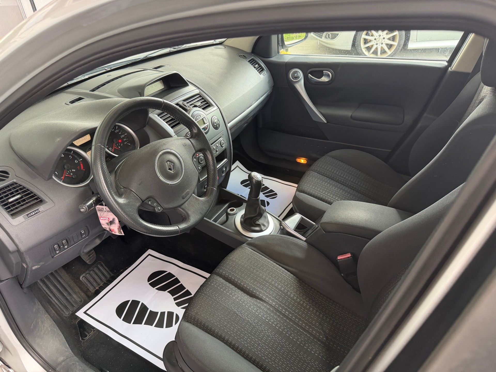 RENAULT Mégane Break 1.6 16V Business-image-6