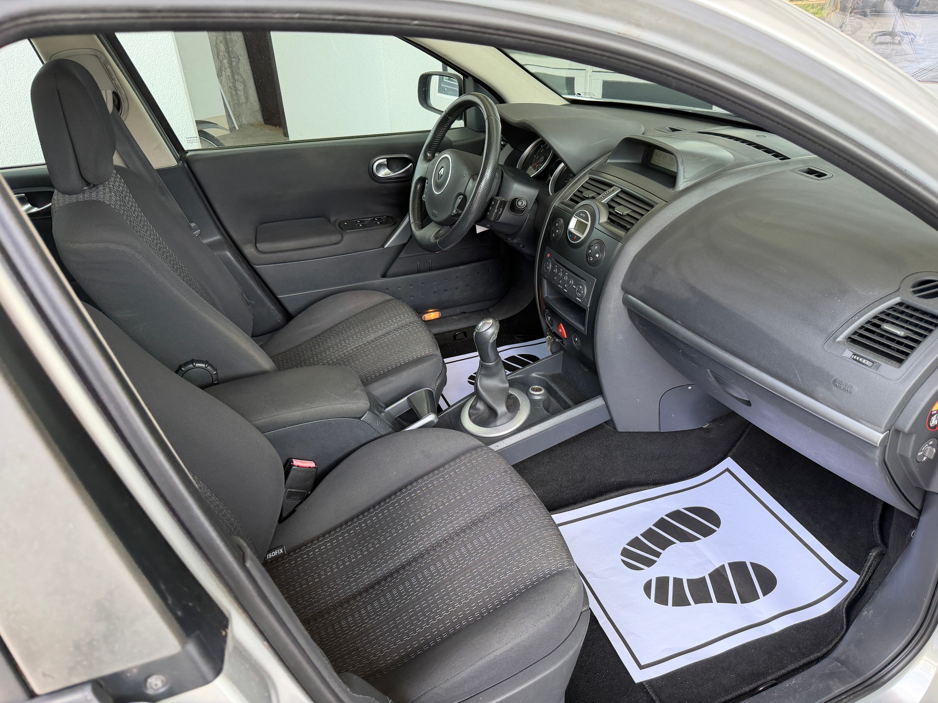 RENAULT Mégane Break 1.6 16V Business-image-10