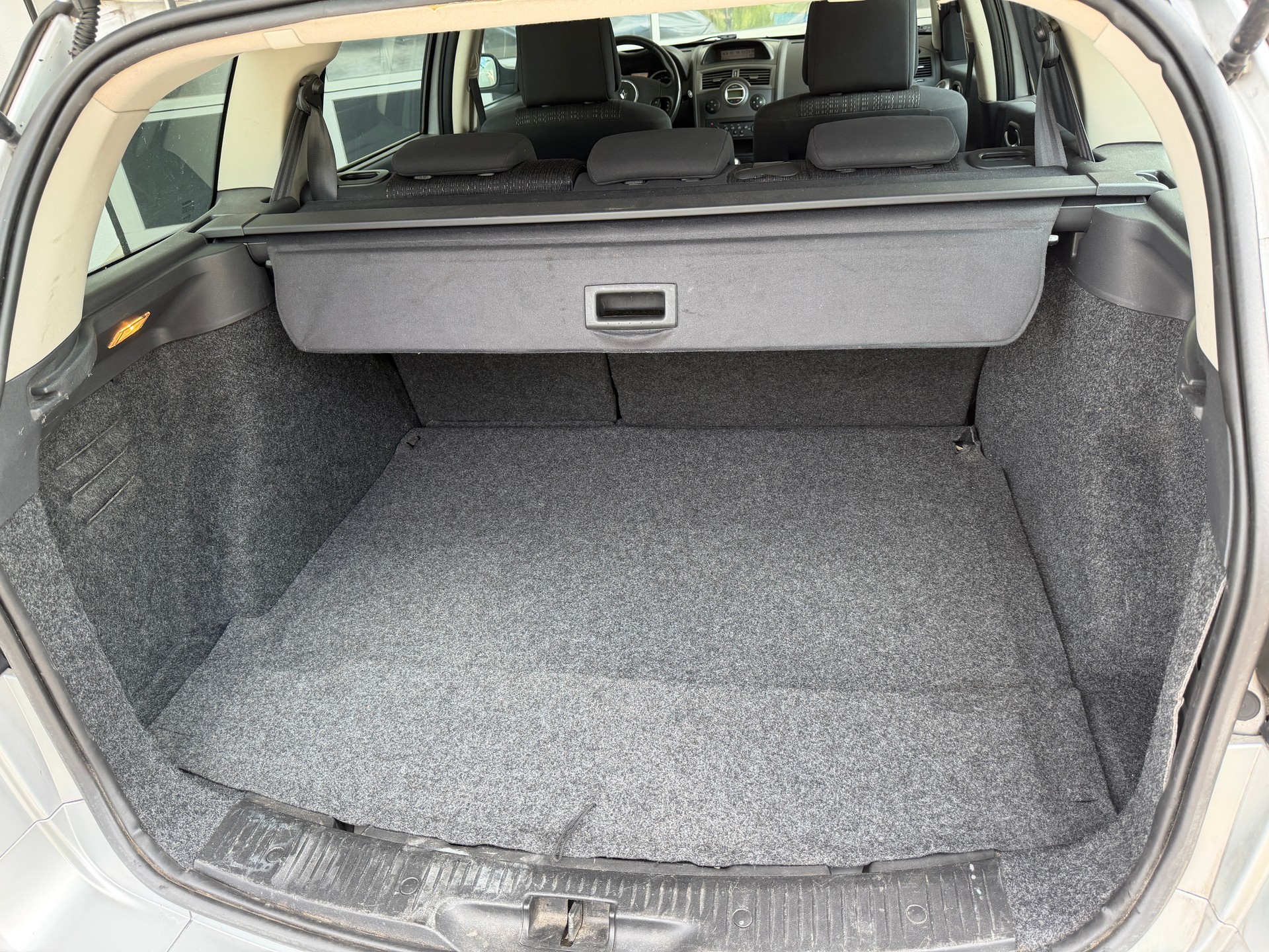 RENAULT Mégane Break 1.6 16V Business-image-15