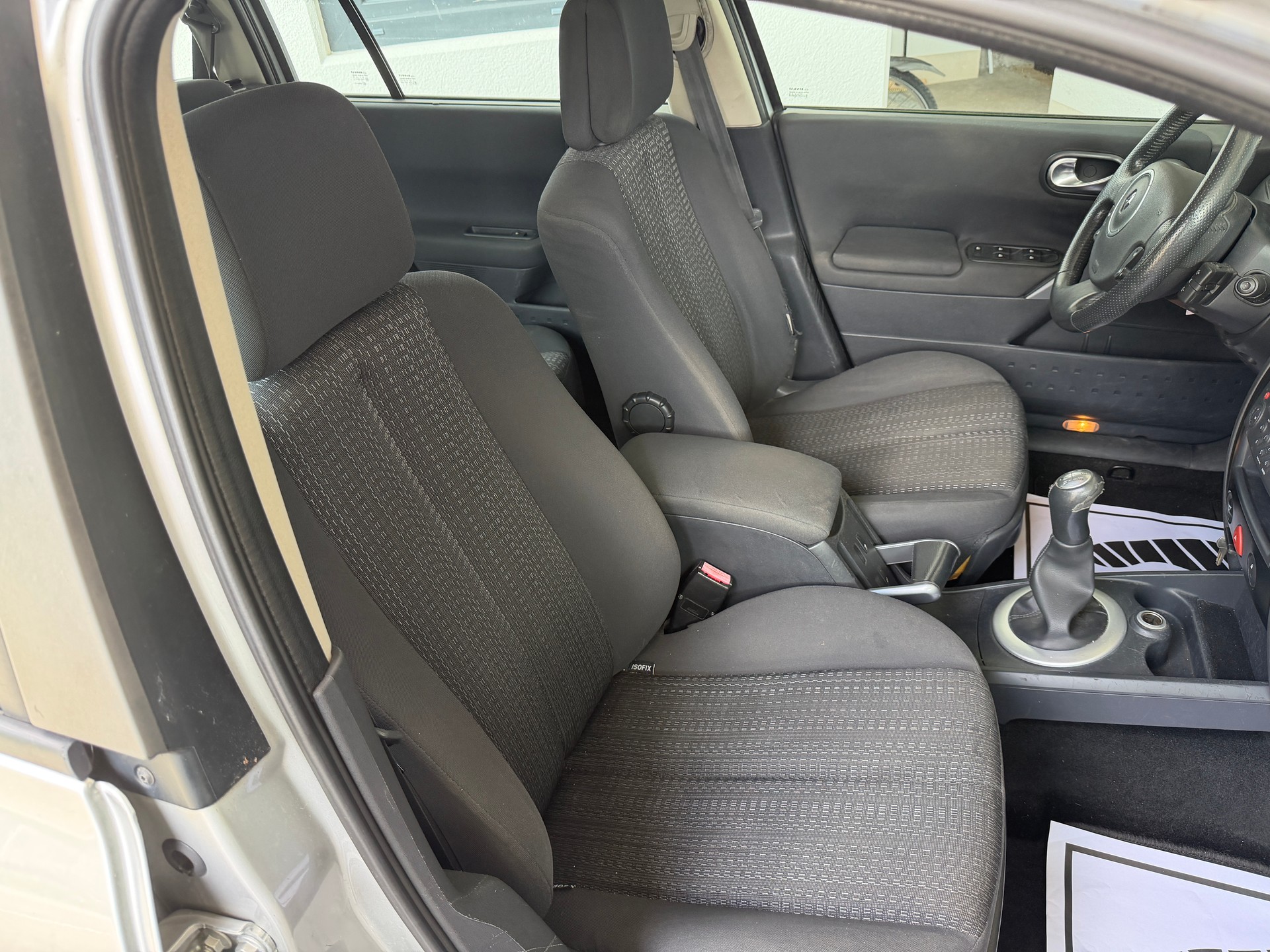 RENAULT Mégane Break 1.6 16V Business-image-12