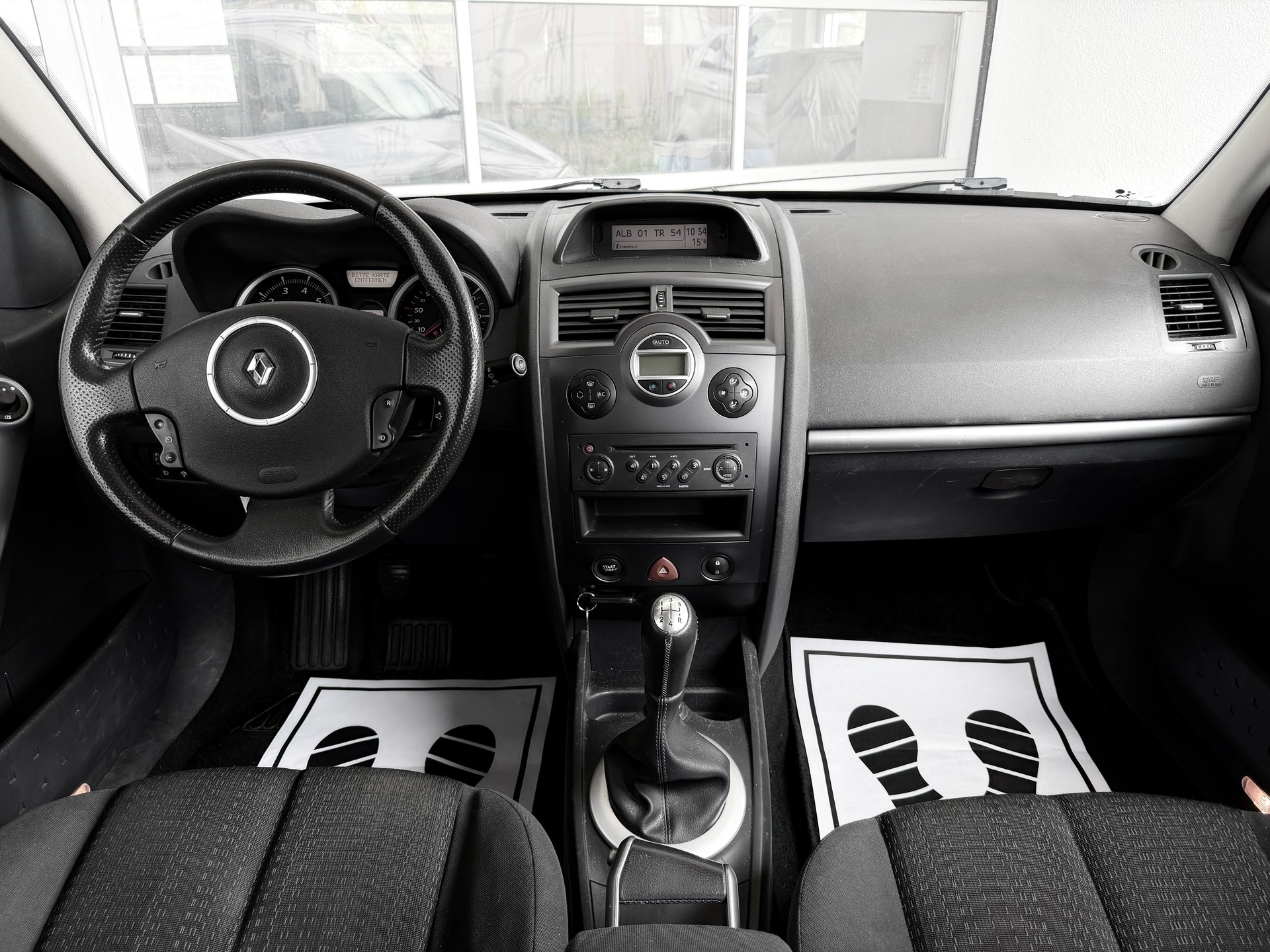 RENAULT Mégane Break 1.6 16V Business-image-13