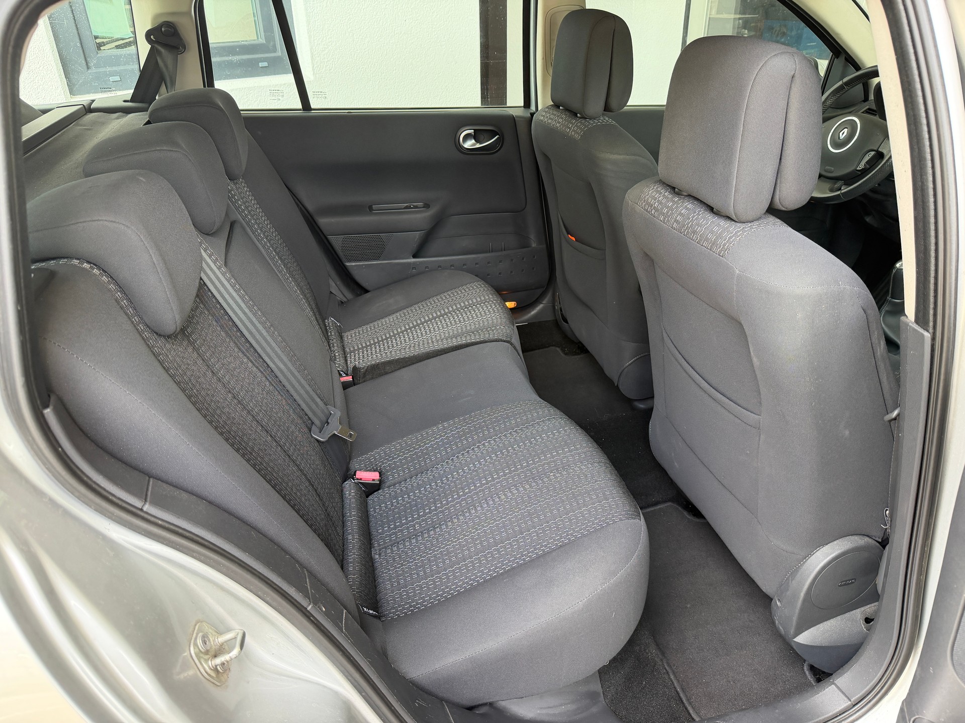RENAULT Mégane Break 1.6 16V Business-image-9